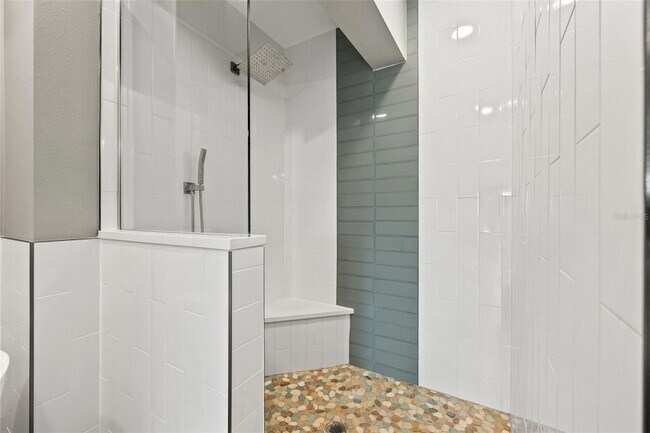 Building Photo - 12400 Capri Cir N