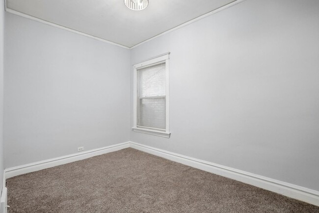 Building Photo - 5919 S Spaulding Ave