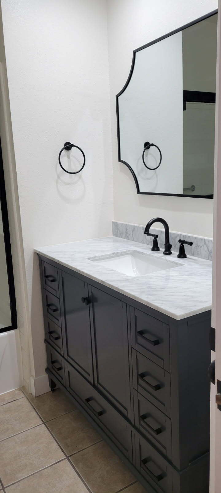 Up[date Bathroom - 5135 Zelzah Ave