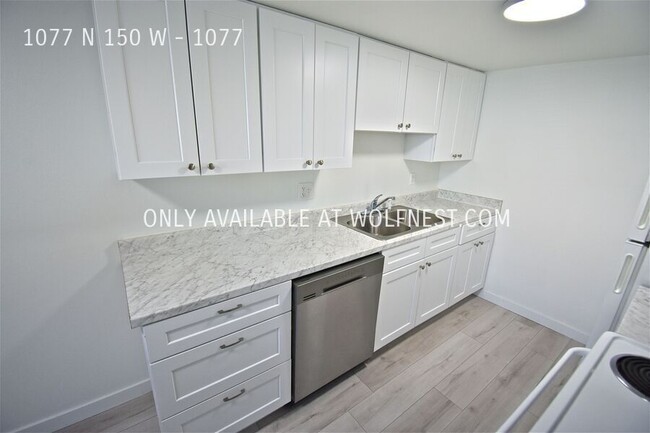 Building Photo - Beautiful 2 Bed Orem Unit! No Deposit Option!