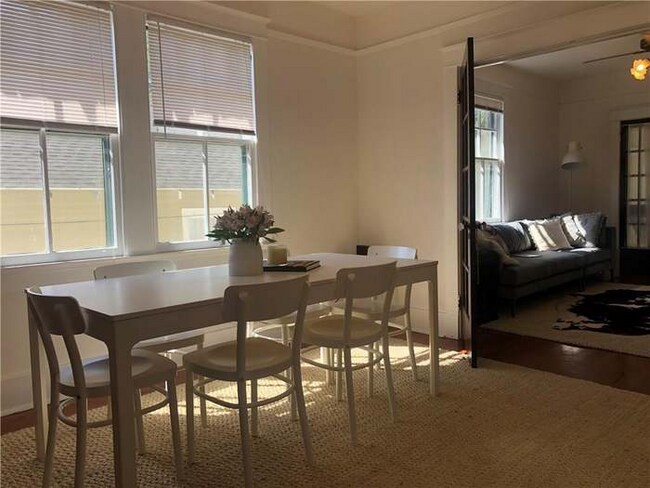 Building Photo - 2525-2527 Palmer Ave