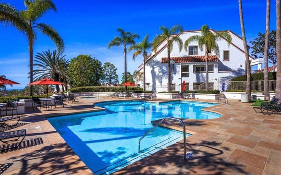 Building Photo - 30 Vista del Mar