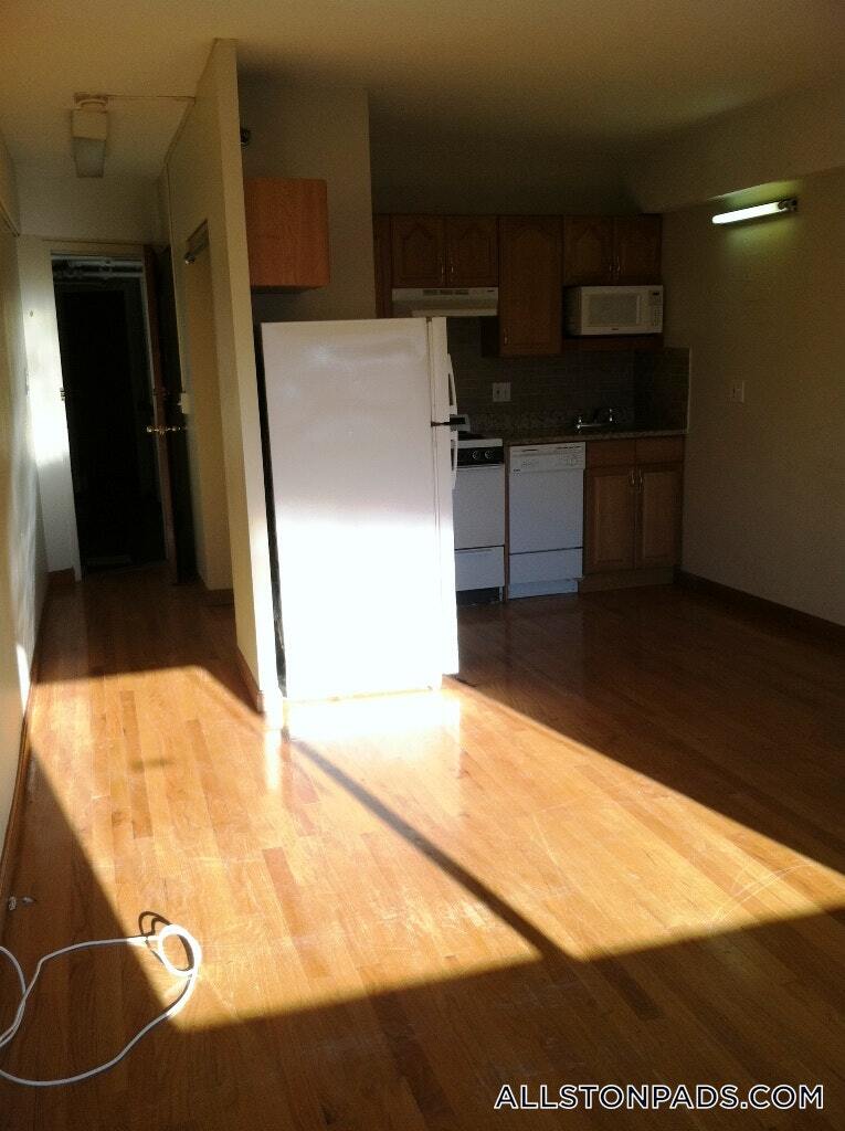 Building Photo - 1110 Commonwealth Ave