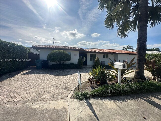 Building Photo - 7780 SW 28th St