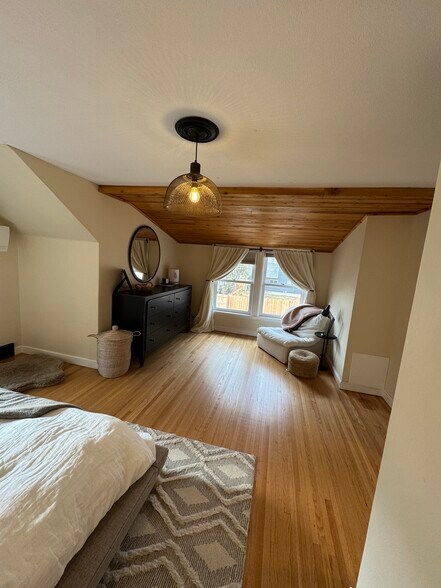 master bedroom - 3810 Huntington Ave