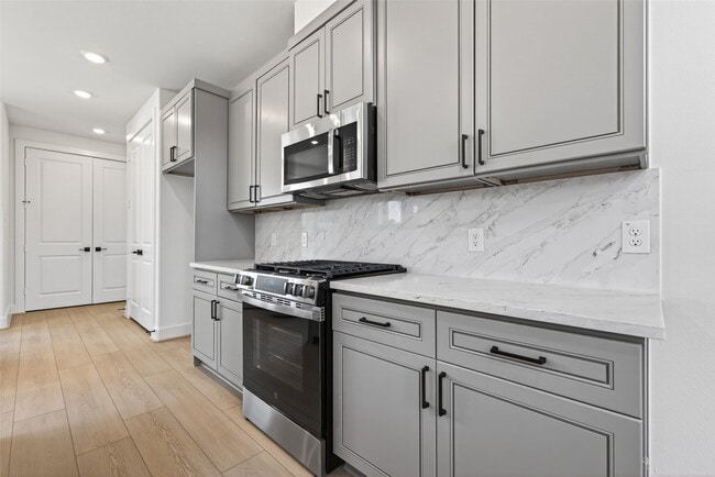 Building Photo - 704 Sonfield Dr