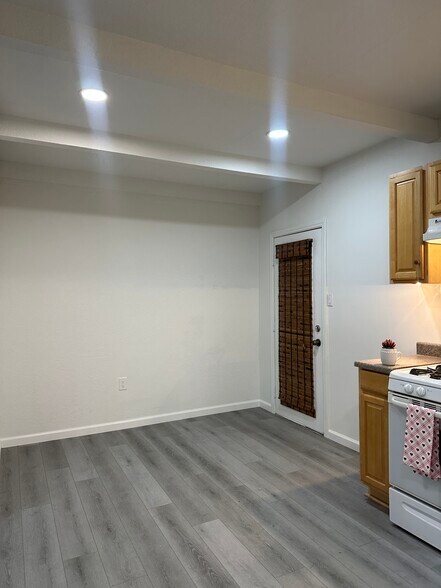 Dining Area - 6435 Camarilla Ave