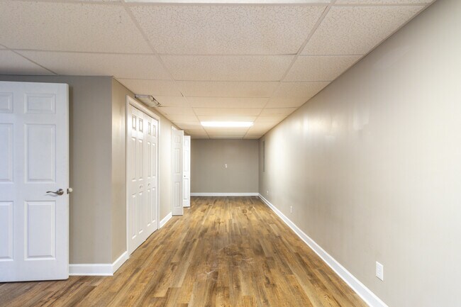 Building Photo - 1100 Winterberry Ln