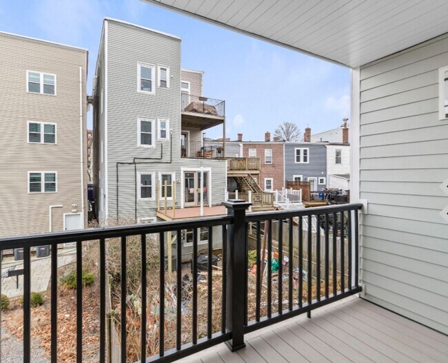 Building Photo - Gorgeous South Boston 1BR in elevator building - new construction in 2024