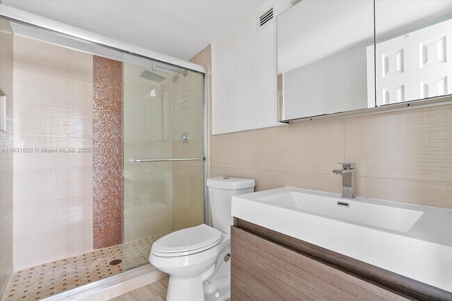 Building Photo - 2049 S Ocean Dr