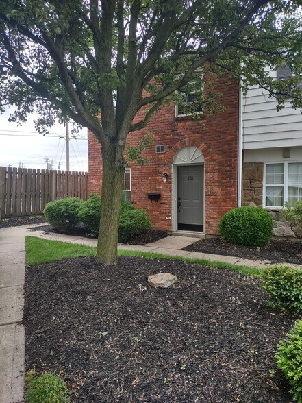 Building Photo - 1177 Witt Rd