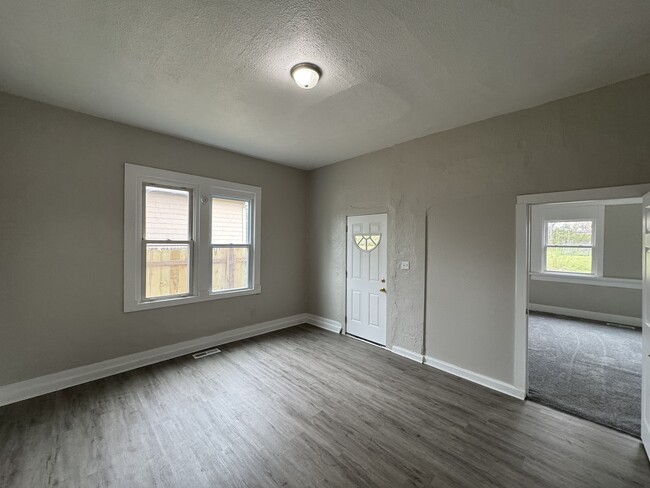 Building Photo - 1750 S Olive St