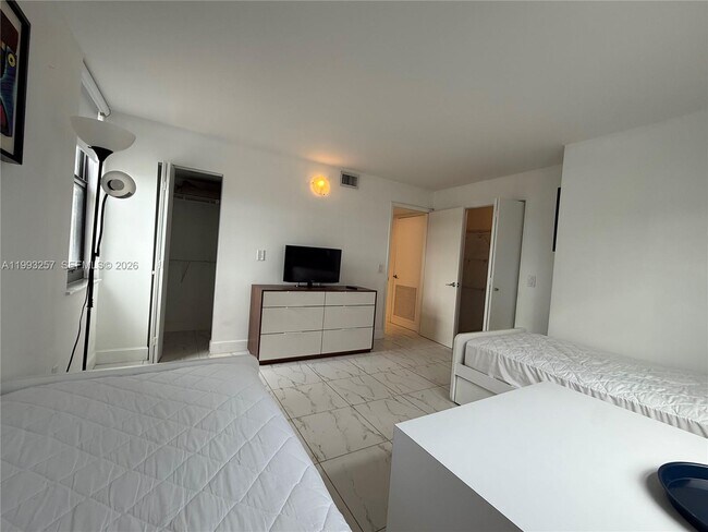 Building Photo - 2301 S Ocean Dr