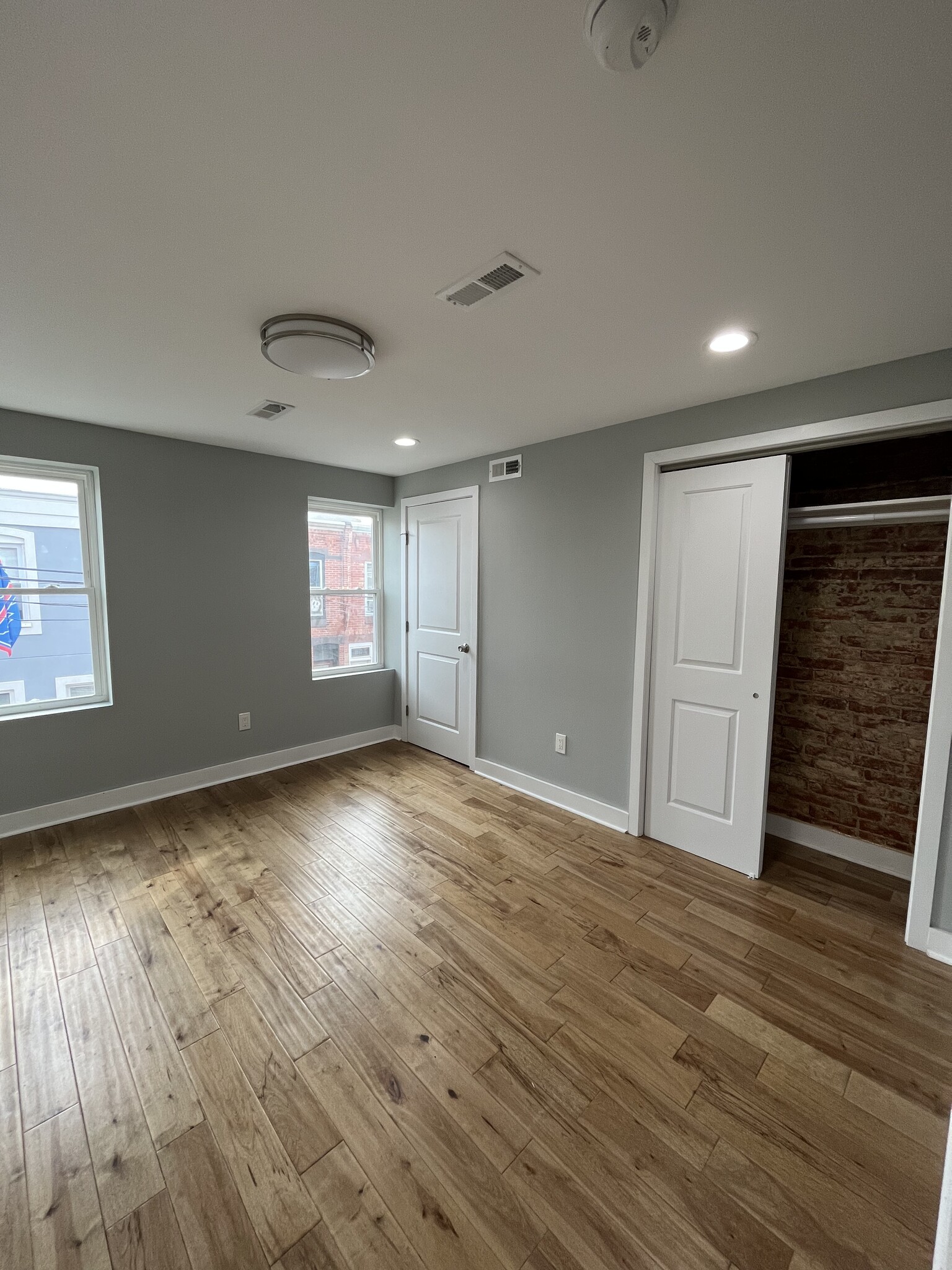 Main Bedroom | Lacquered Brick - 1524 S Hicks St