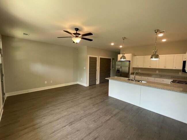 Building Photo - 249 Madison Heights