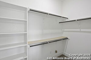 Building Photo - 3041 Bristow Pk