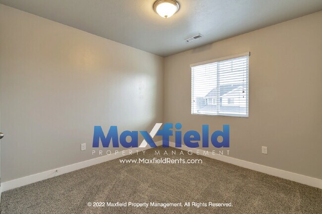 Building Photo - LEASE SPECIAL - 3BD, 2.5 BA, 2GA Draper townhome with super fast fiber internet