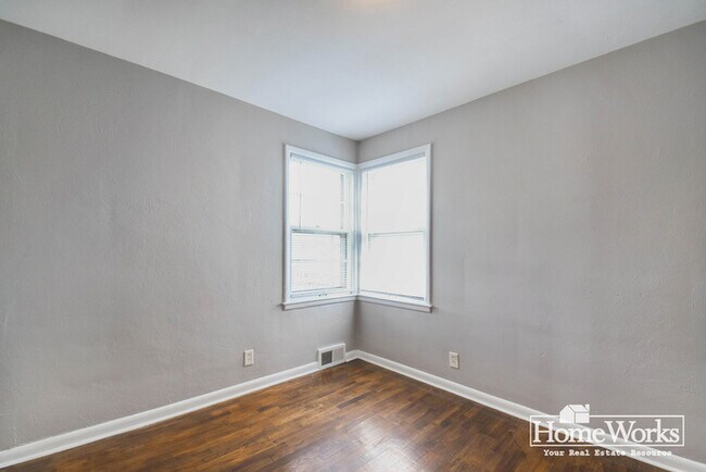 Building Photo - 340 S Brook Ave