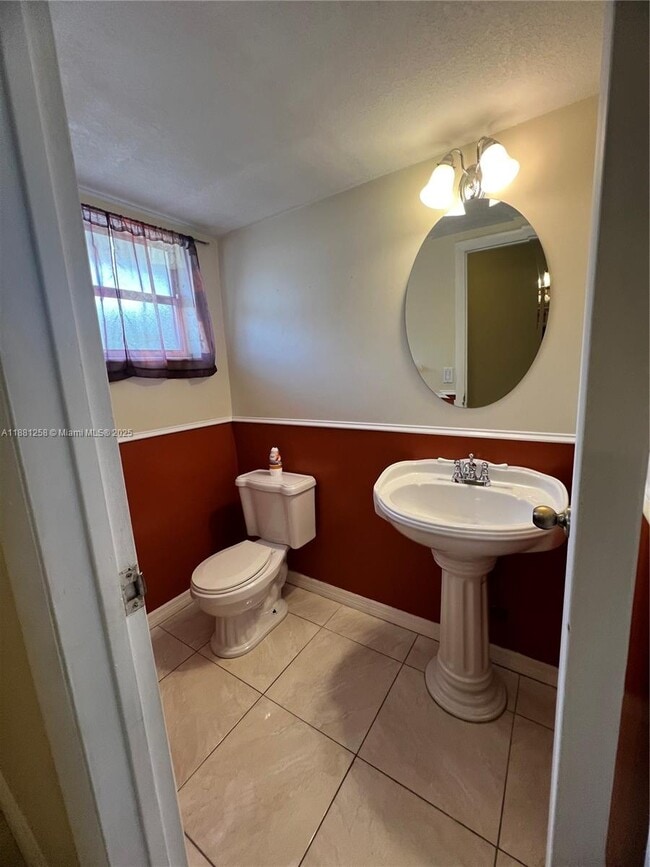 Building Photo - 8607 SW 137th Ave