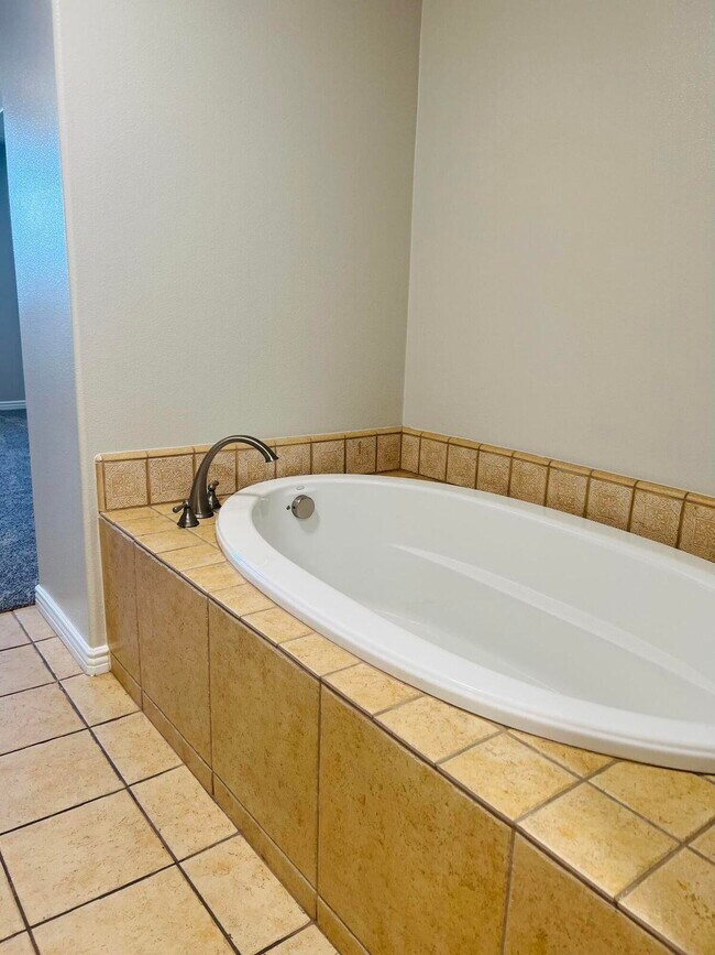 Building Photo - 45245 Seeley Dr