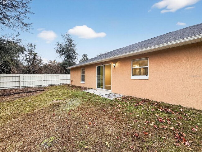 Building Photo - 835 Lancaster Ave