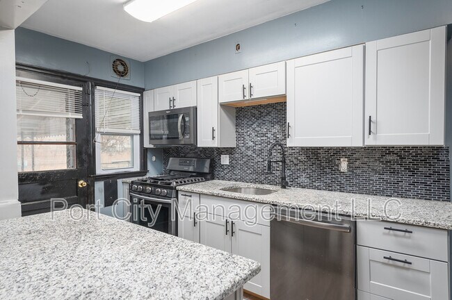 Building Photo - 1237 Delbert Ave