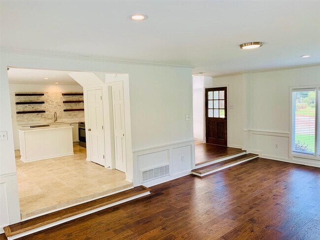 Building Photo - 8935 Enton Cove