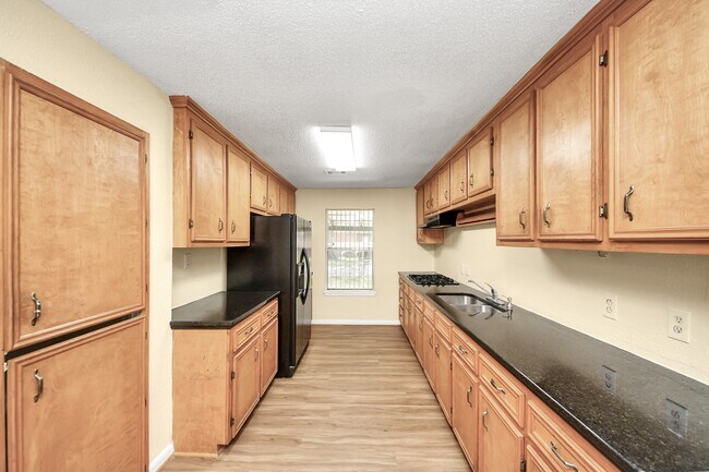 Building Photo - 8105 Lanham Ln