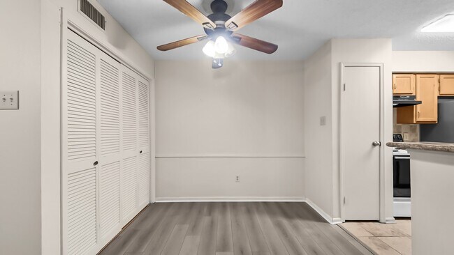 Building Photo - 2120 El Paseo St