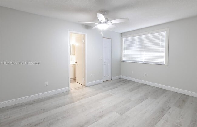 Building Photo - 14237 SW 94th Cir Ln