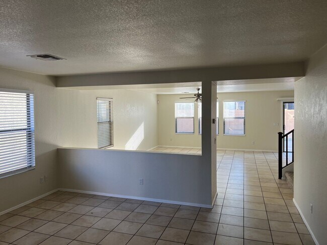 Building Photo - 9441 W Jamestown Rd