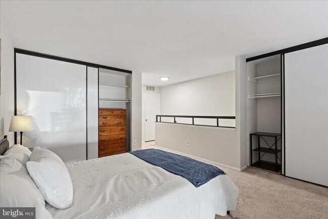 Building Photo - 3911 Woodhue Pl