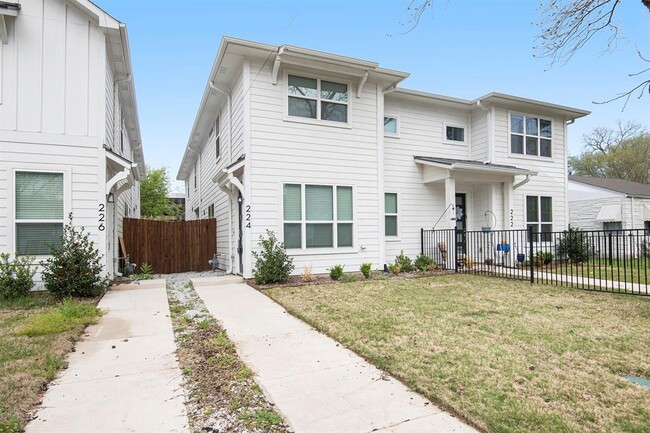 Building Photo - 224 Sunset Ln