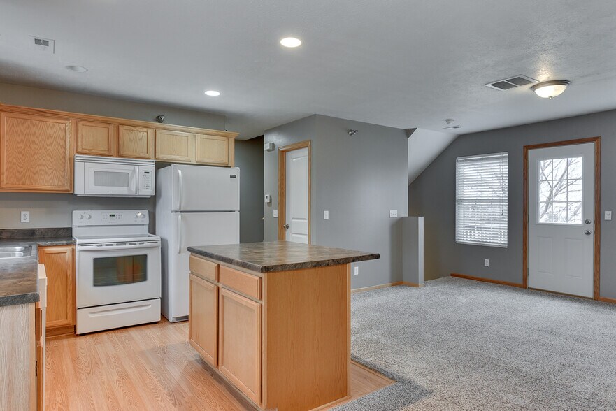 Building Photo - 6759 S 181st Ct