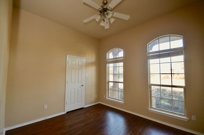 Building Photo - BEAUTIFUL New Home Available NOW!