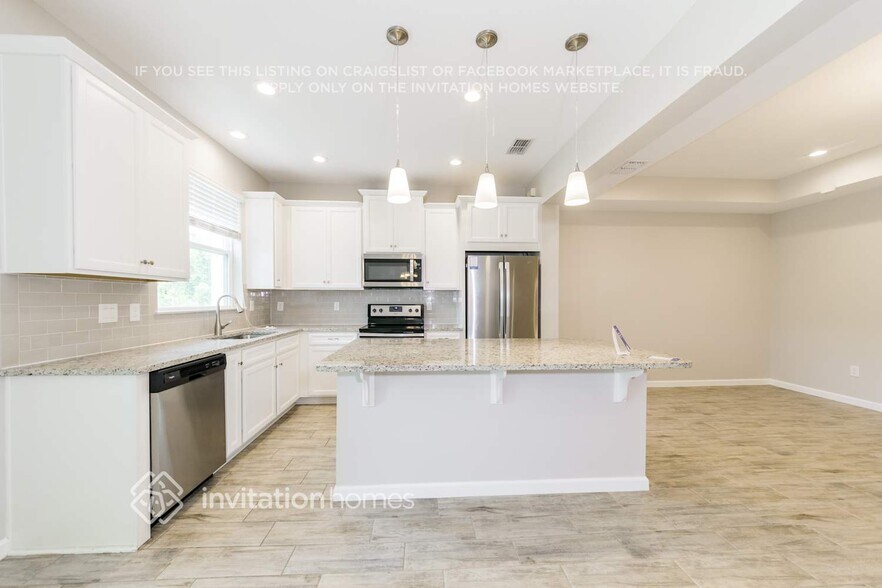 Building Photo - 12113 Trailhead Dr