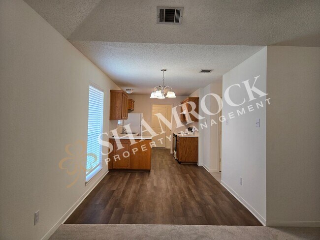 Building Photo - 2/2 Duplex in Midway ISD!