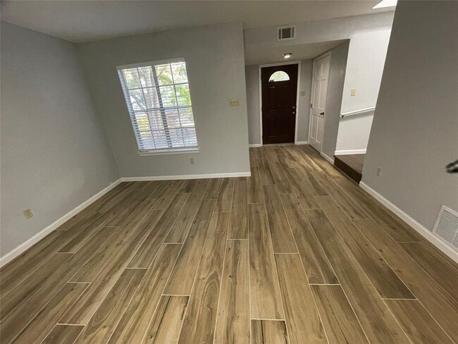 Building Photo - 8306 Hanbridge Ln