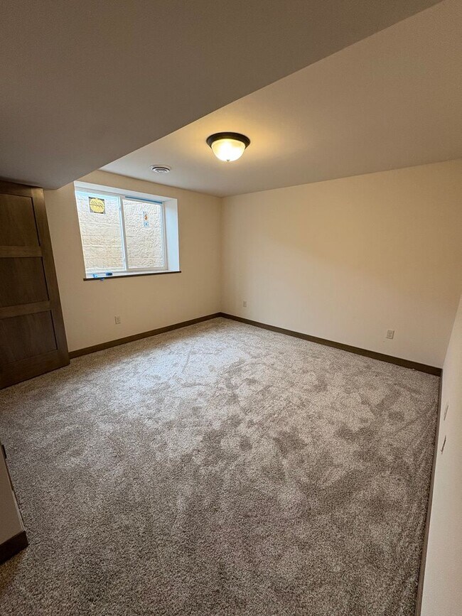 Building Photo - 234 E Randall Rd