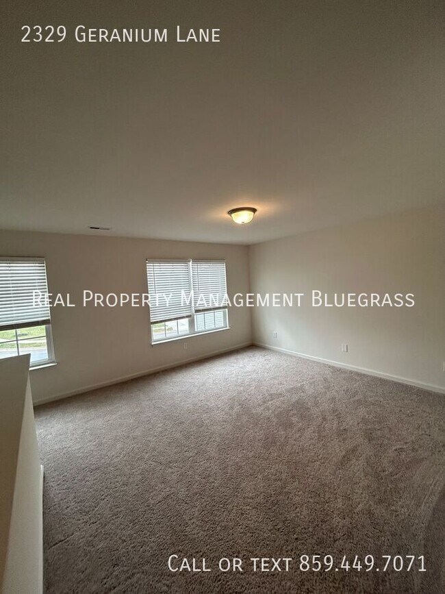 Building Photo - 2329 Geranium Ln