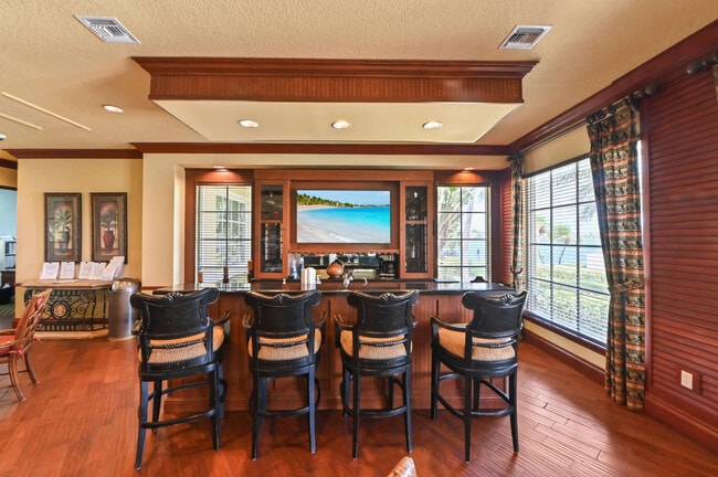 Building Photo - 140 Yacht Club Way