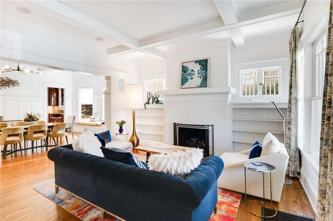 Building Photo - 349 9th St NE