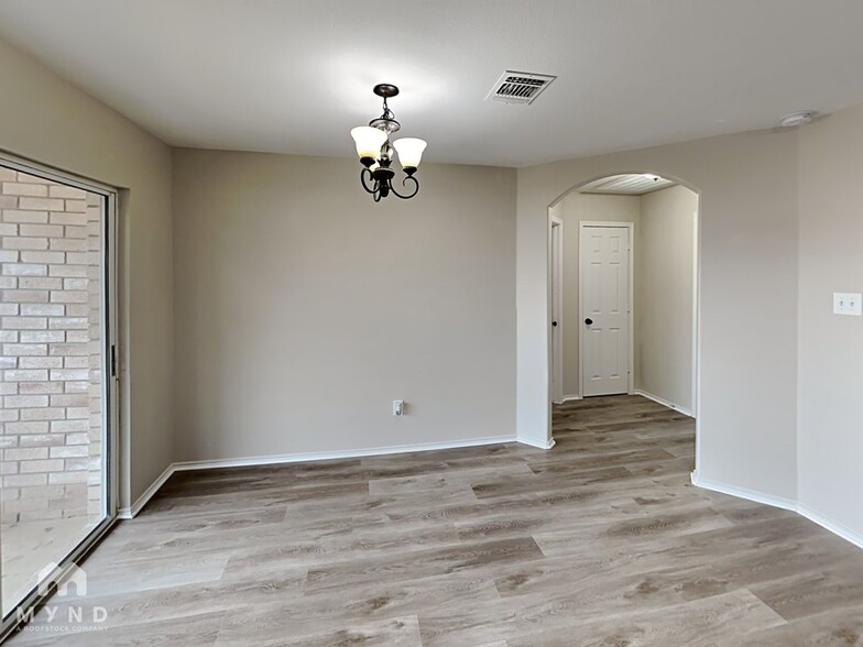 Building Photo - 6614 Estes Flats