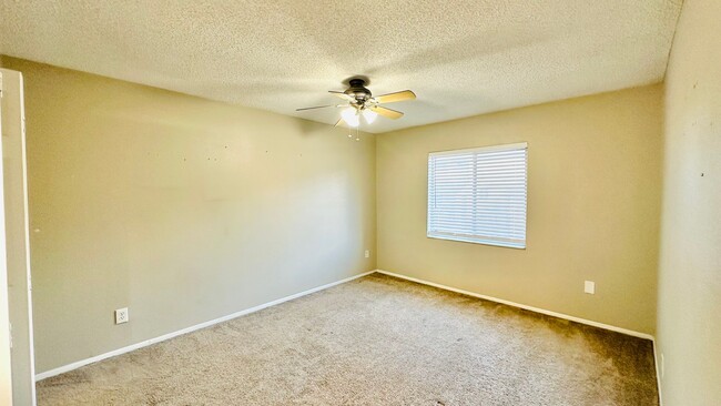 Building Photo - 2 bedroom 2 bath Condo in Temple Terrace a...