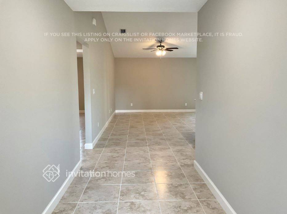 Building Photo - 880 Merrimac St SE