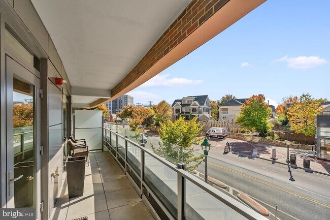 Building Photo - 7171 Woodmont Ave