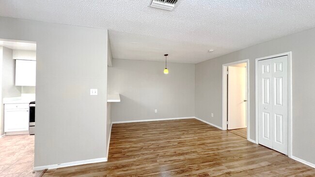 Building Photo - 1500 Sophie Blvd