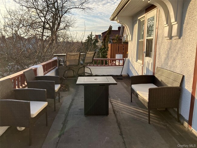 Building Photo - 27 W Olive St