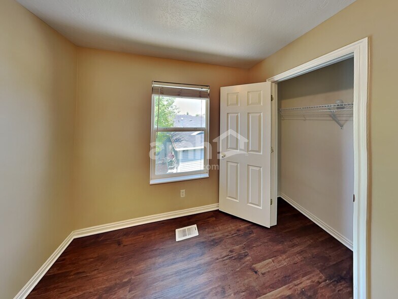 Building Photo - 252 S 540 W