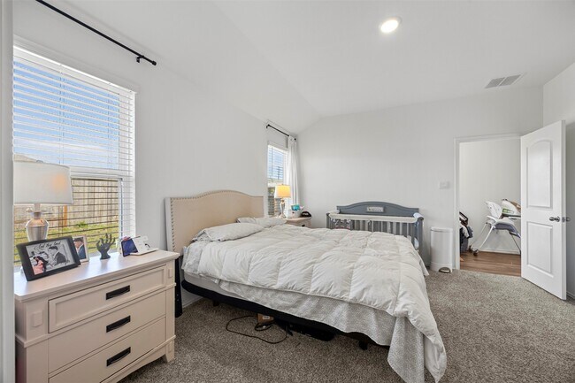 Building Photo - 5455 Desert Gln Dr